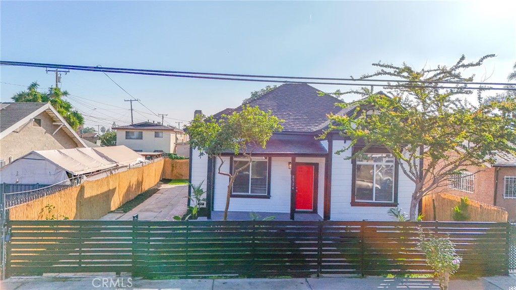 8924 S Budlong Avenue
