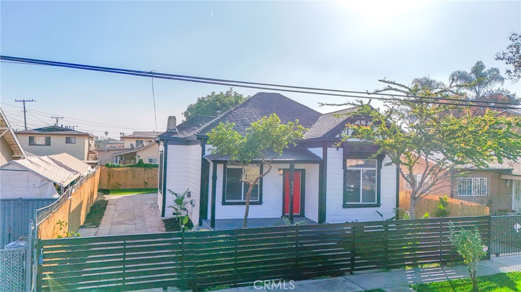 8924 S Budlong Avenue