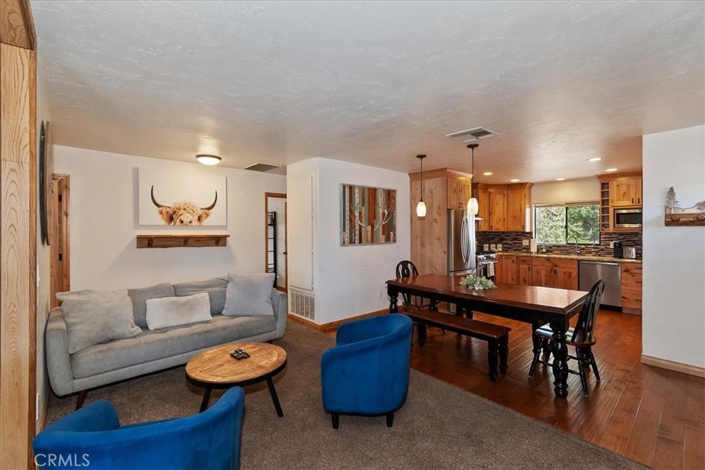 630 Villa Grove