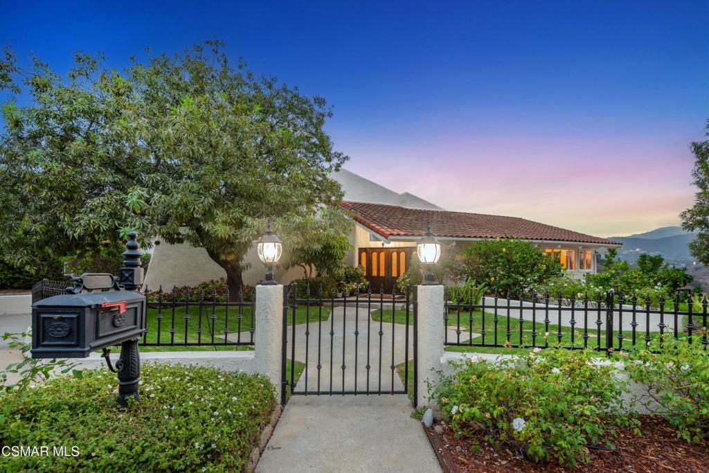 Photo of 1822 Calle Borrego, Thousand Oaks, CA 91360 (MLS # 225004995)