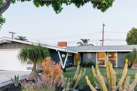 Photo of 2566 Oxford Ln, Costa Mesa, CA 92626 (MLS # PW26084944)