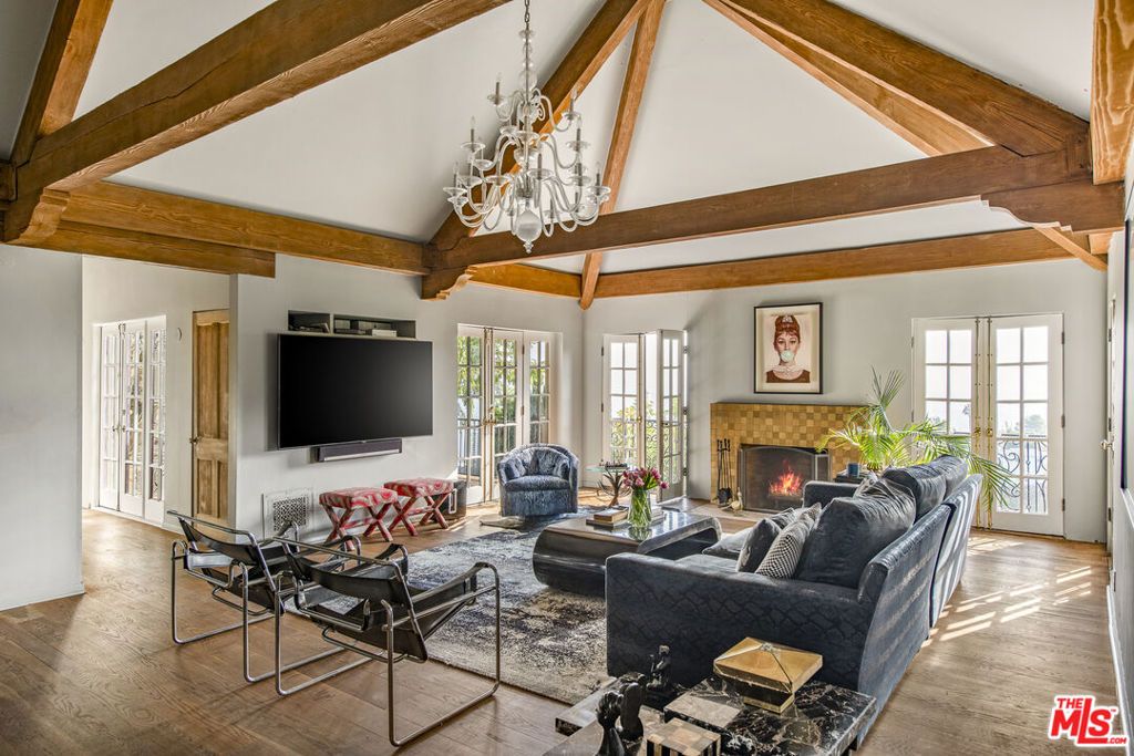 listing image 130726784731139510405