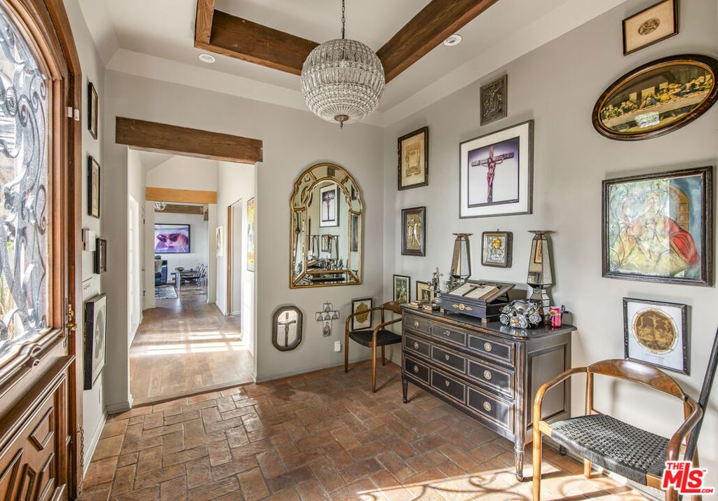 listing image 130721960383335272164