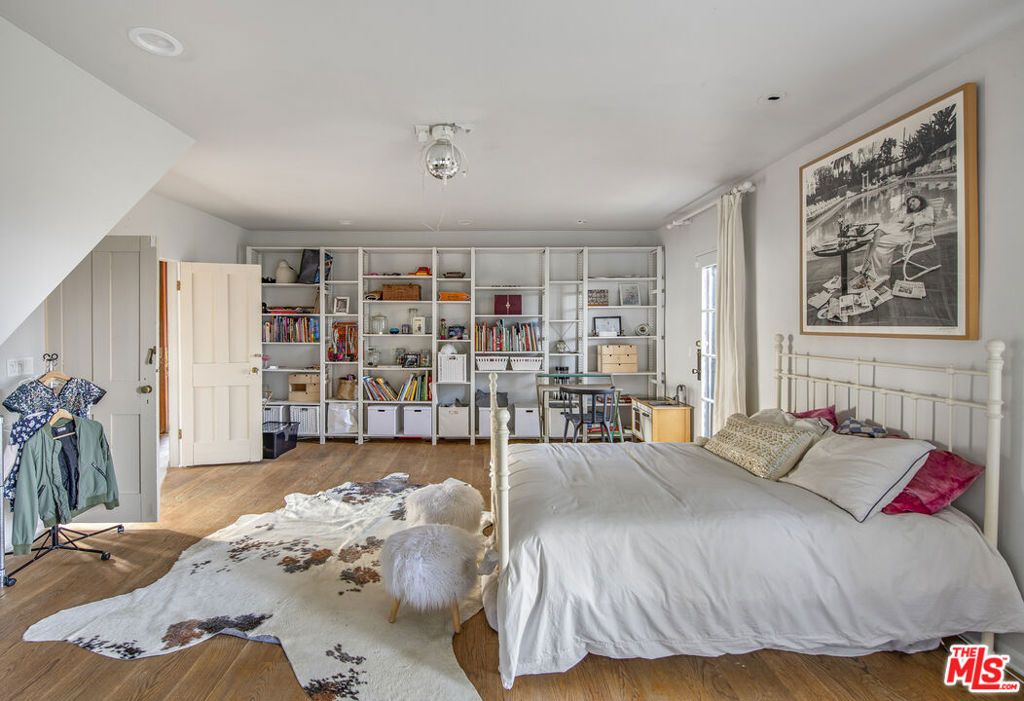 listing image 130723295013386493946