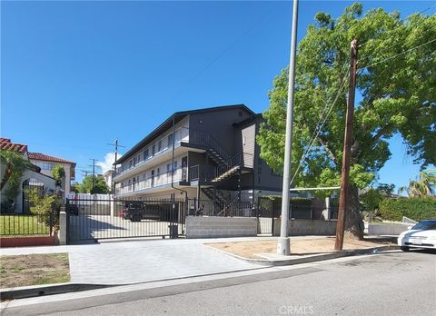 Photo of 819 S Meyler St, San Pedro, CA 90731 (MLS # SB25244146)
