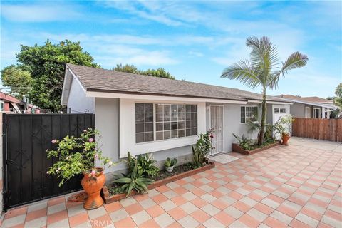 Photo of 180 E 69th, Long Beach, CA 90805 (MLS # DW26090041)