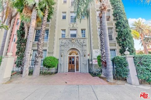 Photo of 5640 Franklin Avenue #300, Los Angeles, CA 90028 (MLS # 26666745)