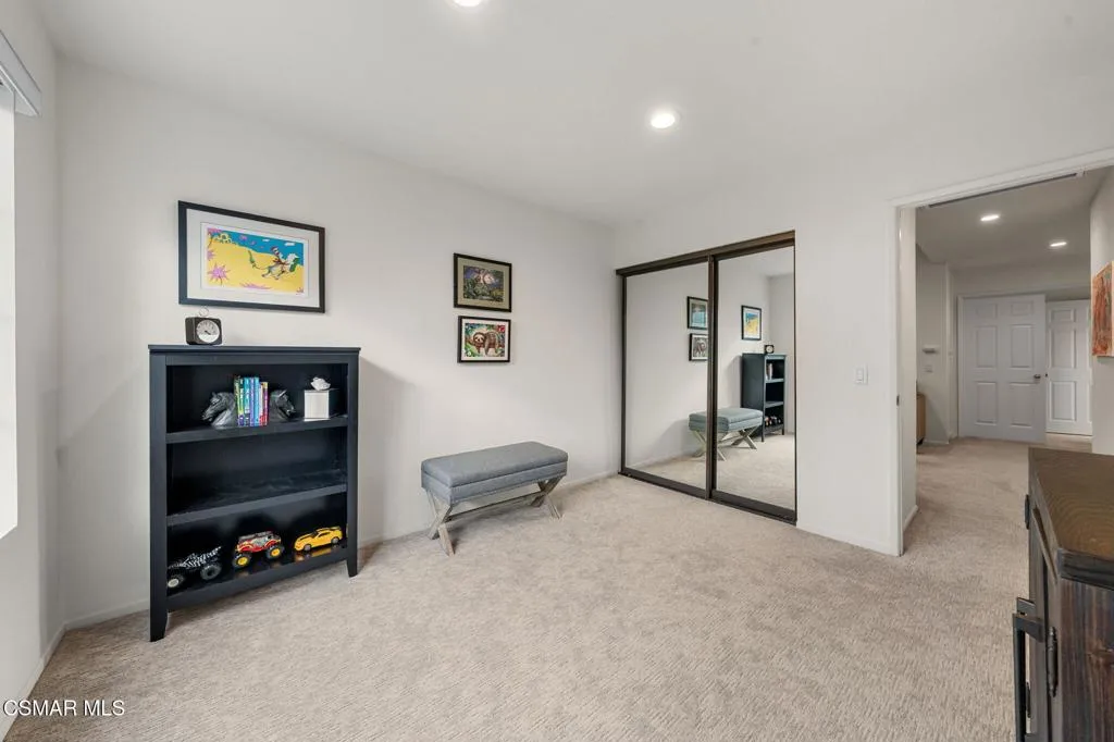 Woodland Hills, California 91367, United States, 3 Bedrooms Bedrooms, ,3 BathroomsBathrooms,Residential,Pending,219543