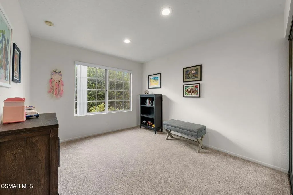 Woodland Hills, California 91367, United States, 3 Bedrooms Bedrooms, ,3 BathroomsBathrooms,Residential,Pending,219543