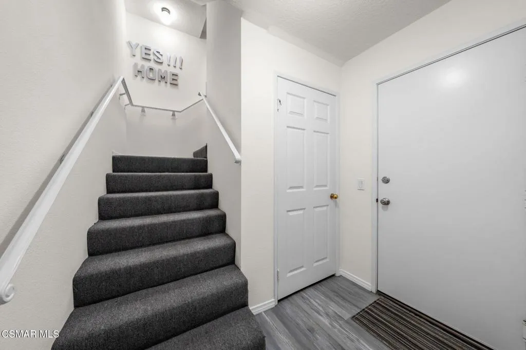 Woodland Hills, California 91367, United States, 3 Bedrooms Bedrooms, ,3 BathroomsBathrooms,Residential,Pending,219543