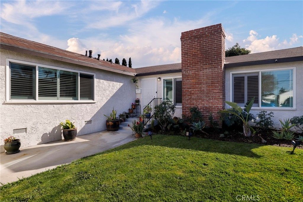 Photo of 1520 W 216th Street, Torrance, CA 90501 (MLS # SB26023728)