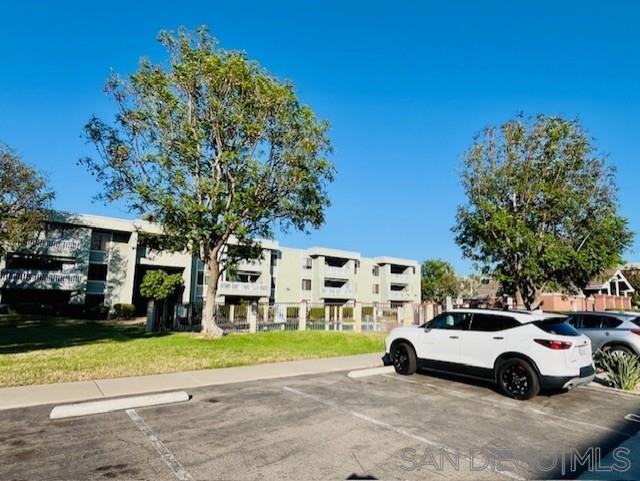 1040 E Washington Ave 33