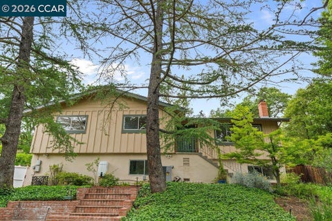 Photo of 1 Kayser Ct Ct, Walnut Creek, CA 94596 (MLS # 41137971)