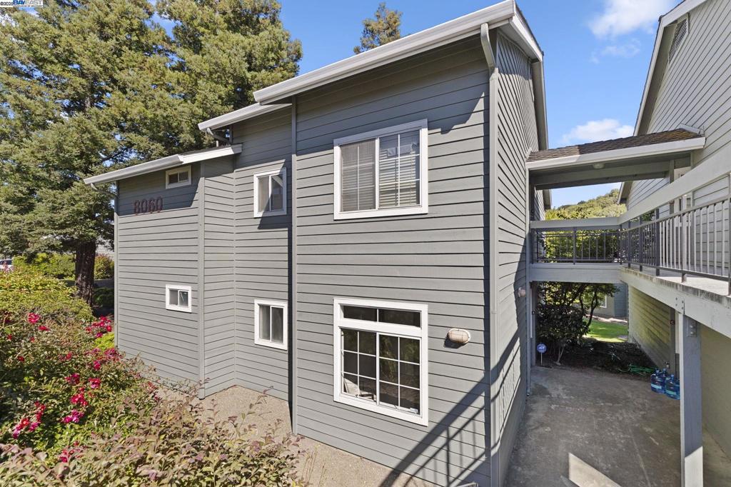 CANYON MEADOWS - Residential