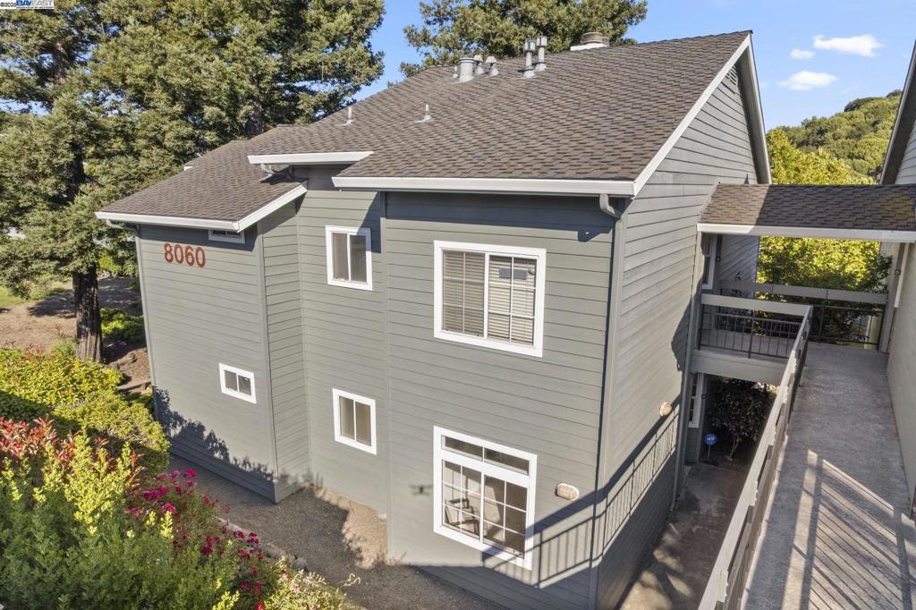 CANYON MEADOWS - Residential