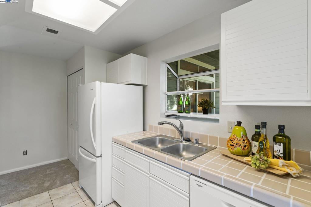 CANYON MEADOWS - Residential