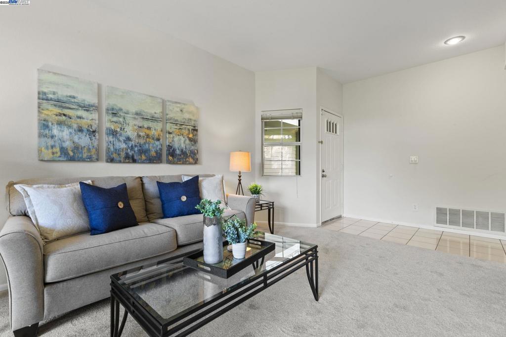 CANYON MEADOWS - Residential