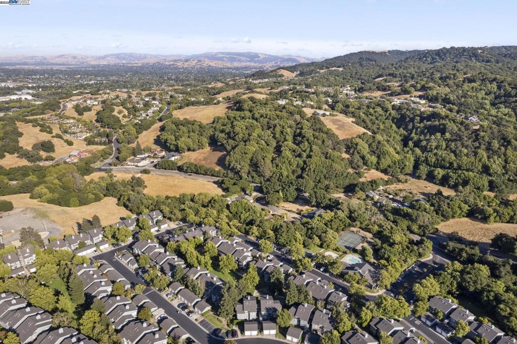 CANYON MEADOWS - Residential