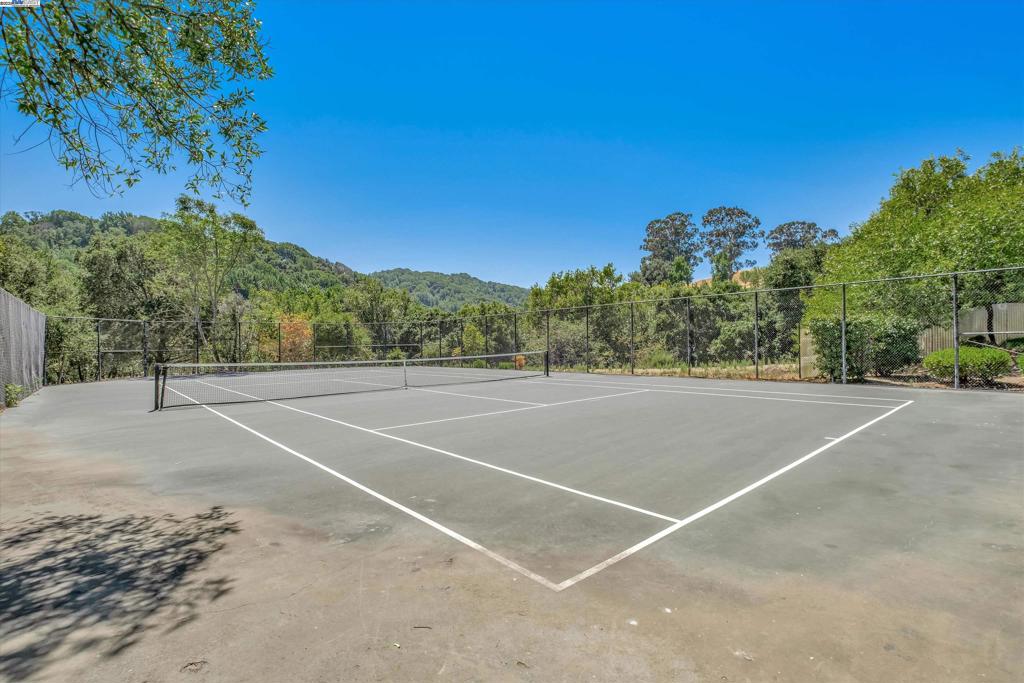 CANYON MEADOWS - Residential