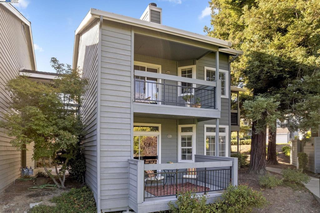 CANYON MEADOWS - Residential