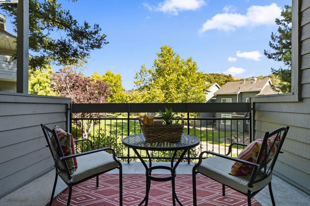 CANYON MEADOWS - Residential