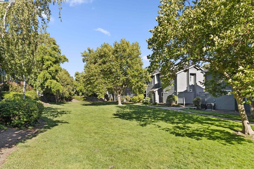 CANYON MEADOWS - Residential