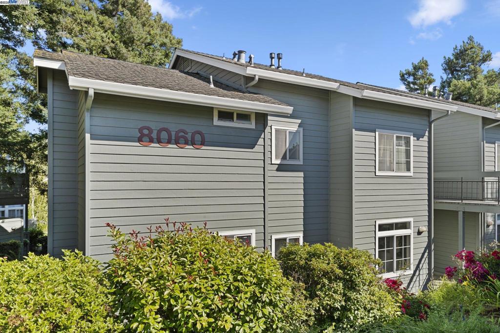 CANYON MEADOWS - Residential