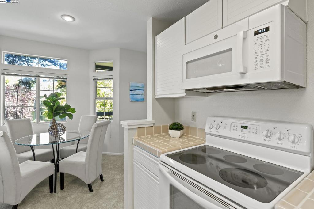 CANYON MEADOWS - Residential