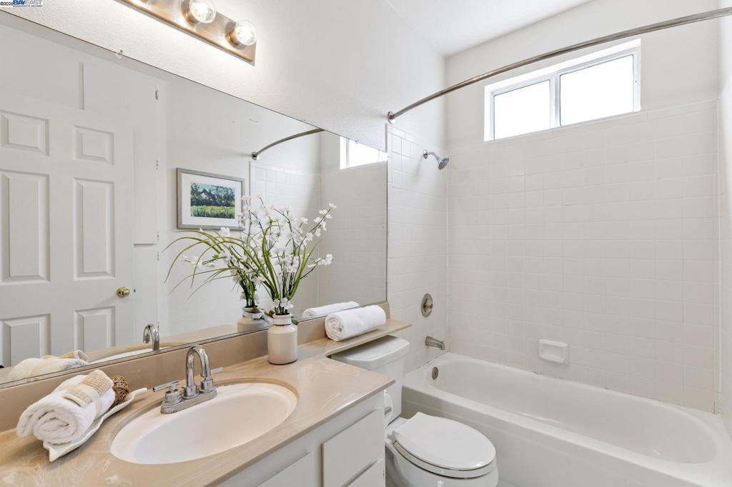 CANYON MEADOWS - Residential