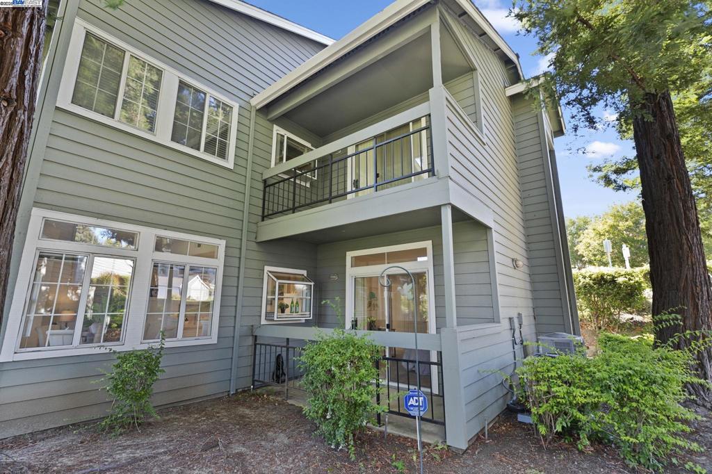 CANYON MEADOWS - Residential