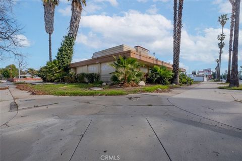 Photo of 16955 Sherman Way, Van Nuys, CA 91406 (MLS # SR25272553)