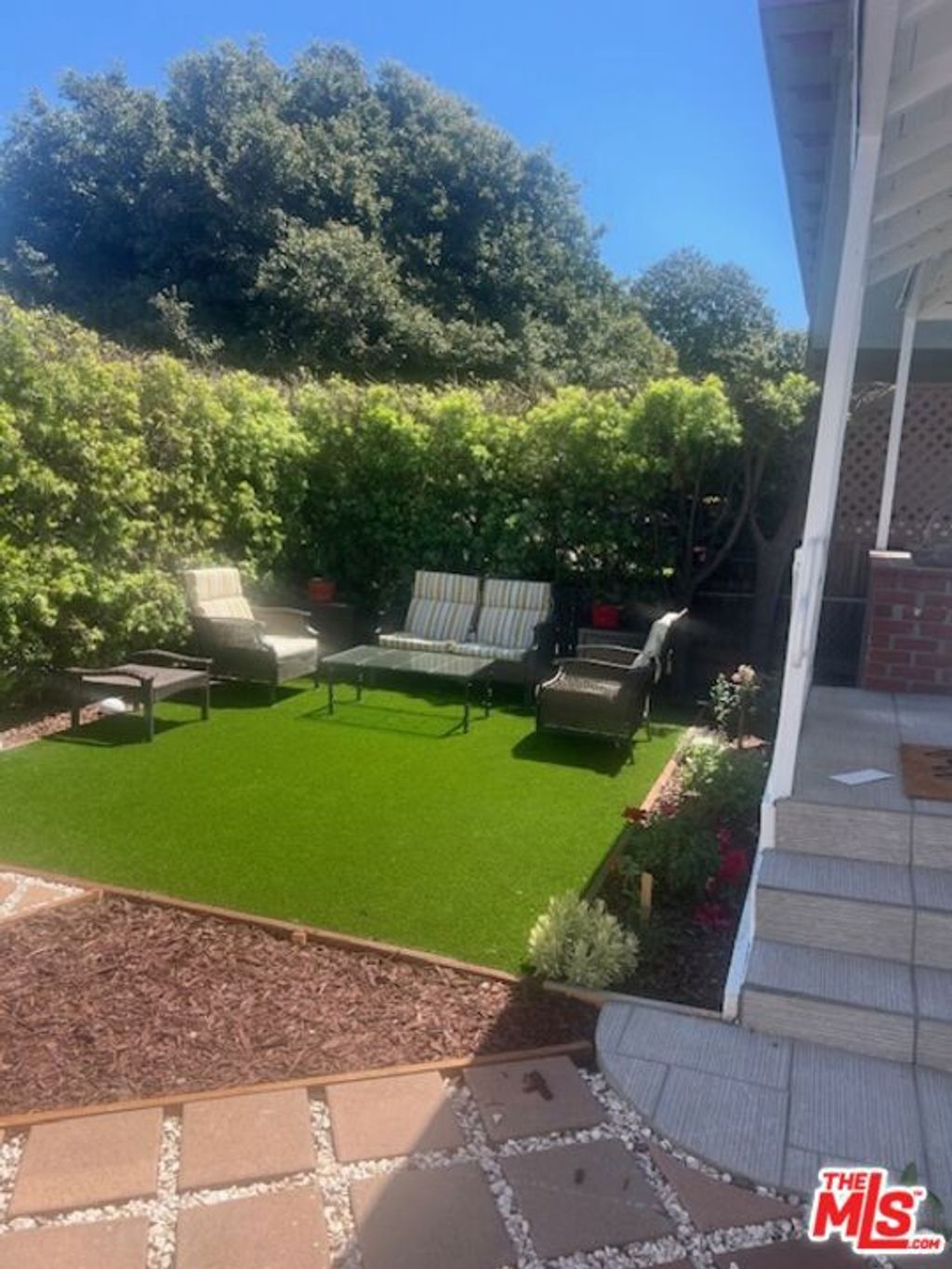 Photo of 2575 S Barrington Avenue, Los Angeles, CA 90064 (MLS # 25587067)