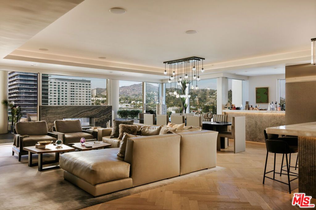 Photo of 6250 Hollywood Boulevard #14A, Los Angeles, CA 90028 (MLS # 26653125)