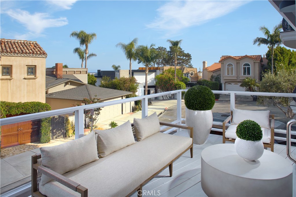 Corona del Mar South of PCH (CDMS) - Residential