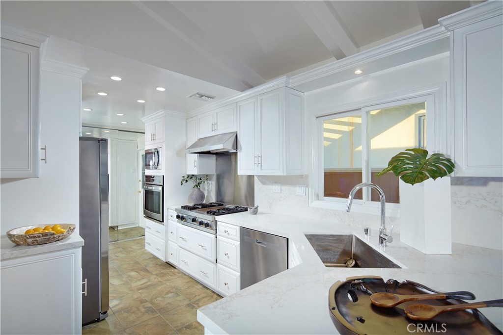 Corona del Mar South of PCH (CDMS) - Residential