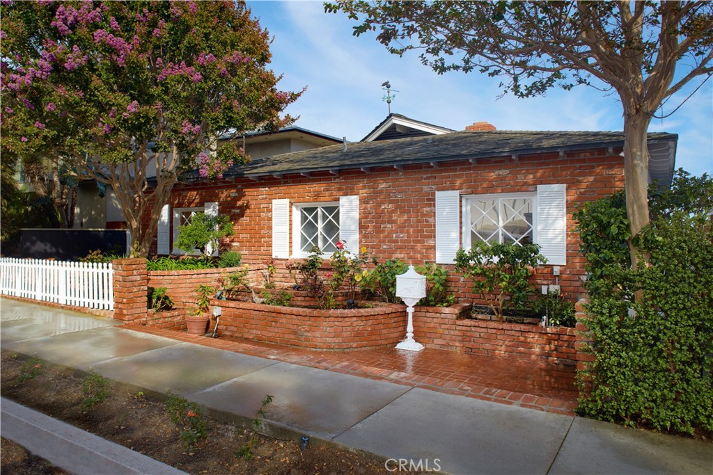 Corona del Mar South of PCH (CDMS) - Residential