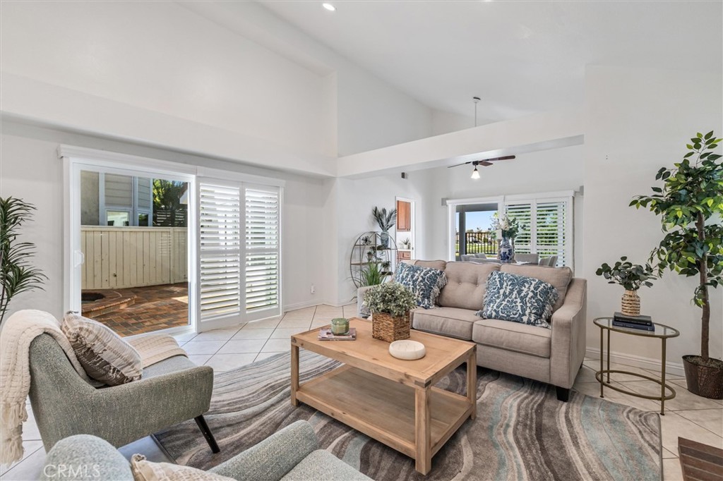 48 Coral Lake