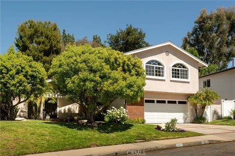 Photo of 22815 Sparrowdell Dr, Calabasas, CA 91302 (MLS # SR26086782)