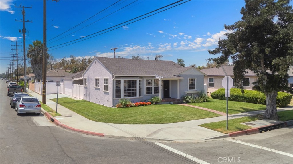 4703 N Bellflower Blvd