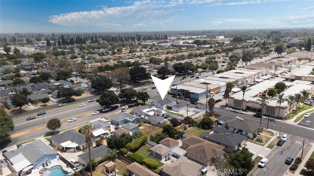 4703 N Bellflower Blvd
