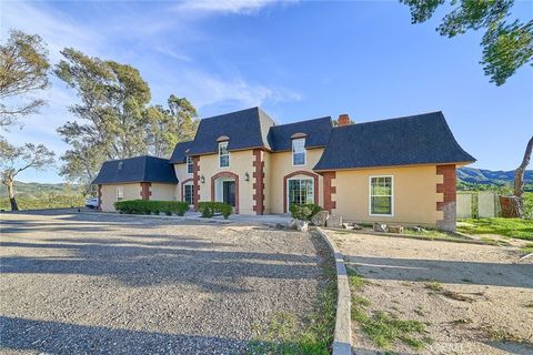 Photo of 44500 Los Caballos Rd, Temecula, CA 92592 (MLS # IG26011884)