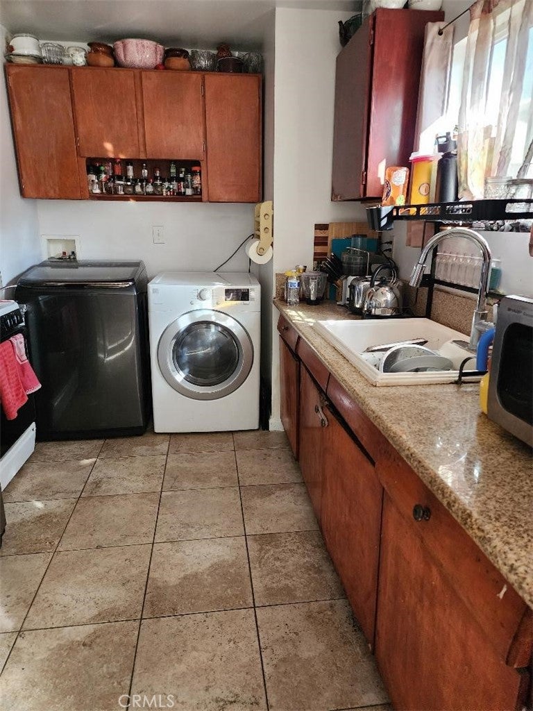319 E 98th Street