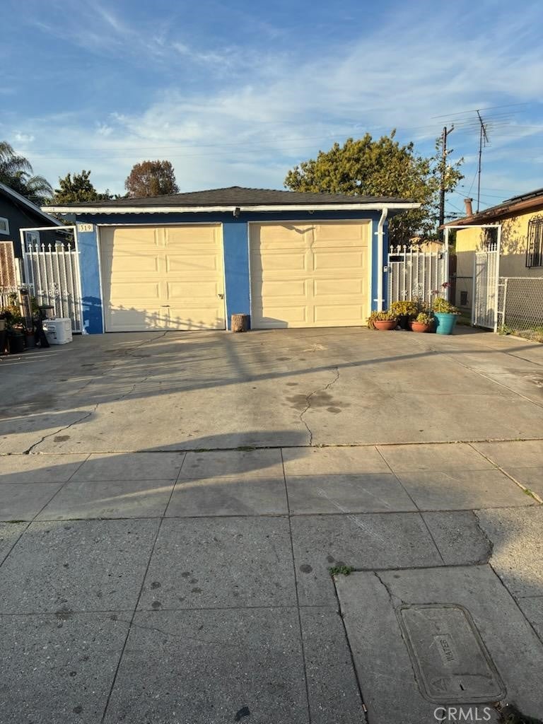 319 E 98th Street
