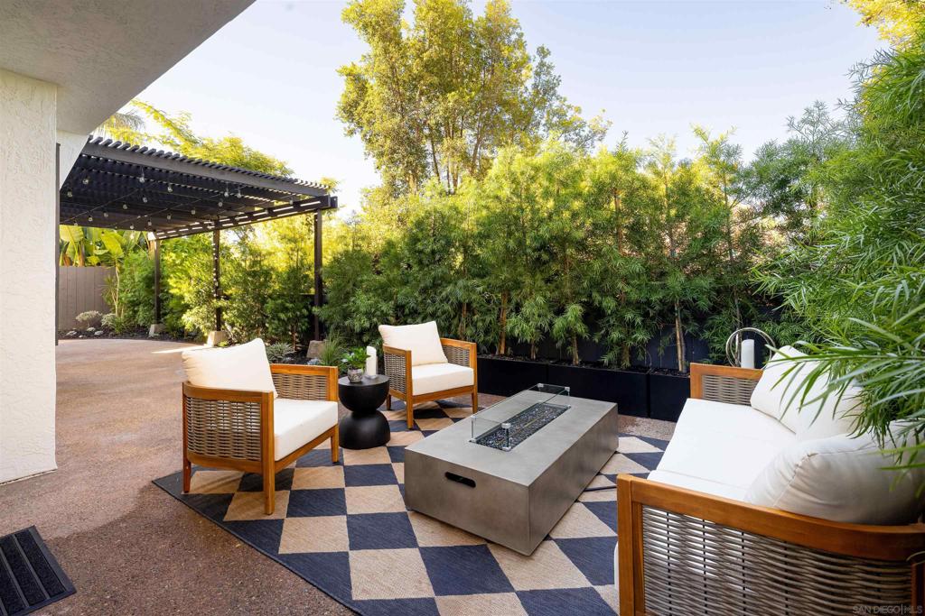 La Costa - Residential