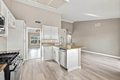 Tiny photo for 40094 Palma Vista ST, Murrieta, CA 92562 (MLS # CV26193410)