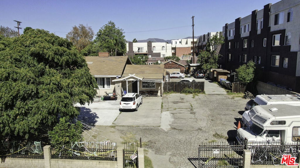 14633 Tupper Street