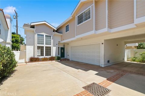 Photo of 2407 Voorhees AVE #B, Redondo Beach, CA 90278 (MLS # SB26109975)
