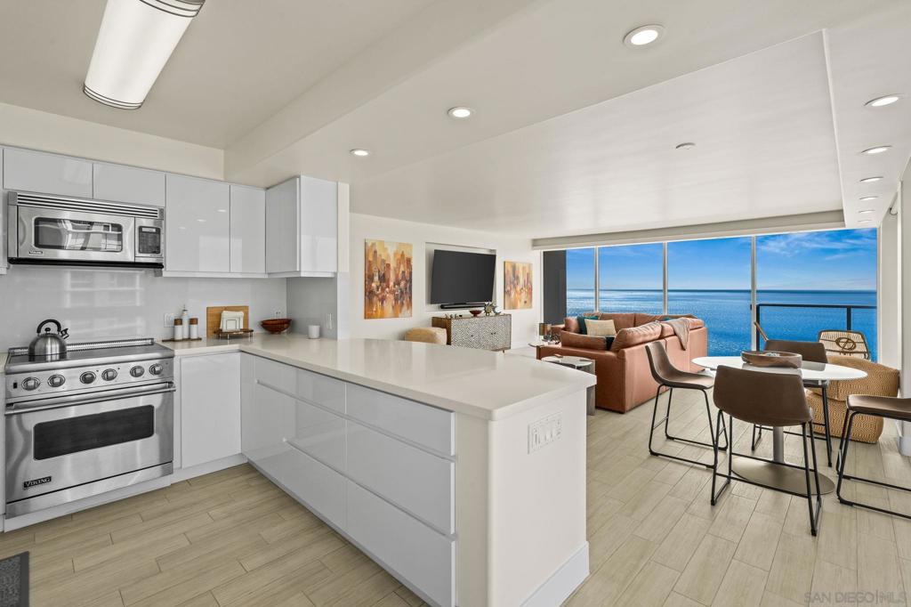 1730 Avenida del Mundo 1108