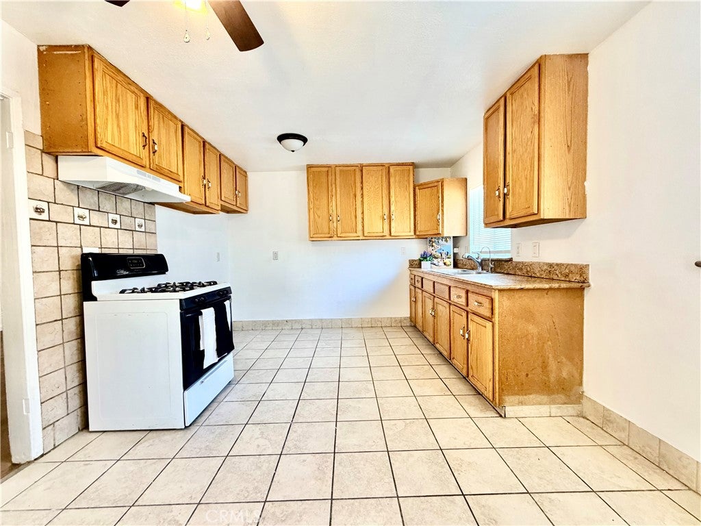 431 E Rosslynn