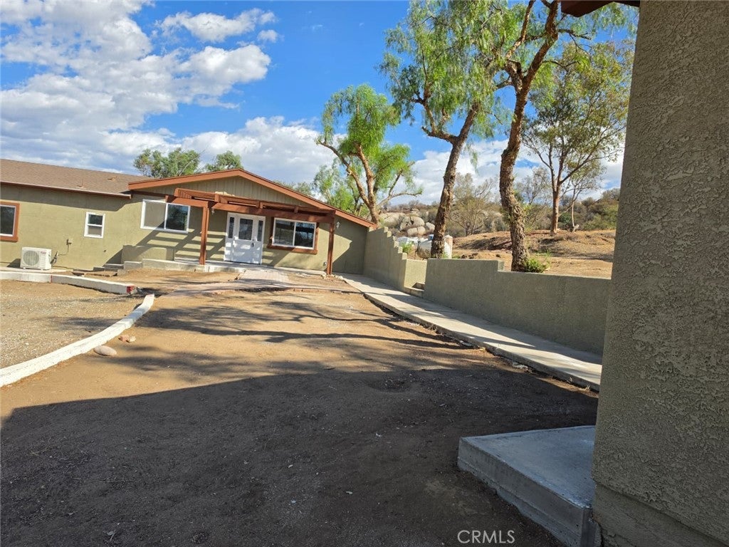 33925 Buckboard Trail